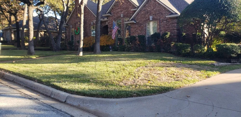 Reliable lawn care service experts serving Forest Hill, TX - Fresh Cuts