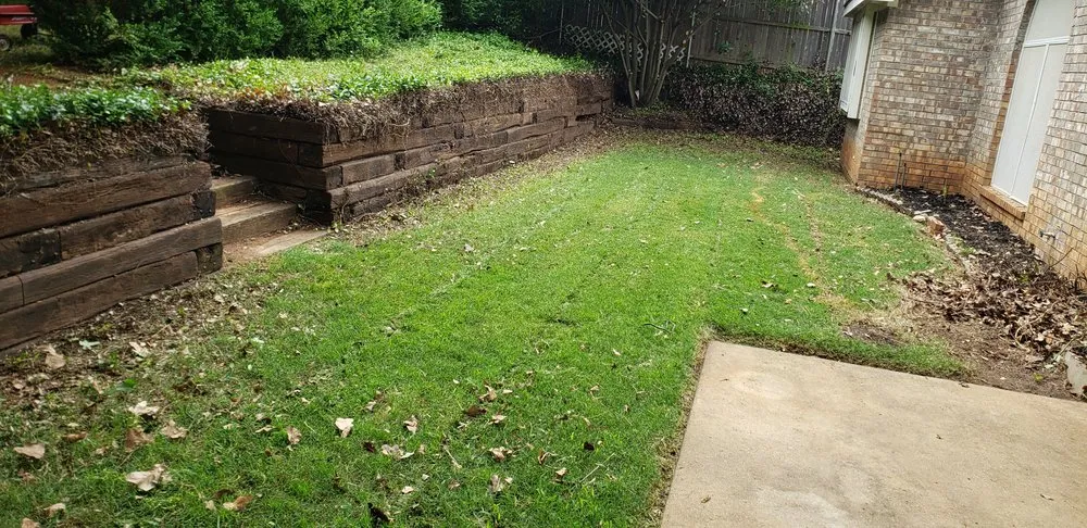 Custom yard cleanup service in Forest Hill, TX - Fresh Cuts