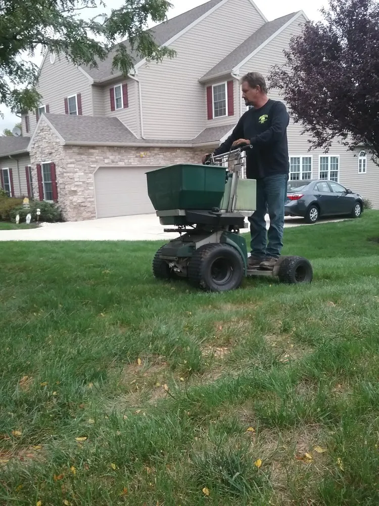 Expert yard cleanup service in Allentown, PA - Fresh Cuts Lawn & Maintenance