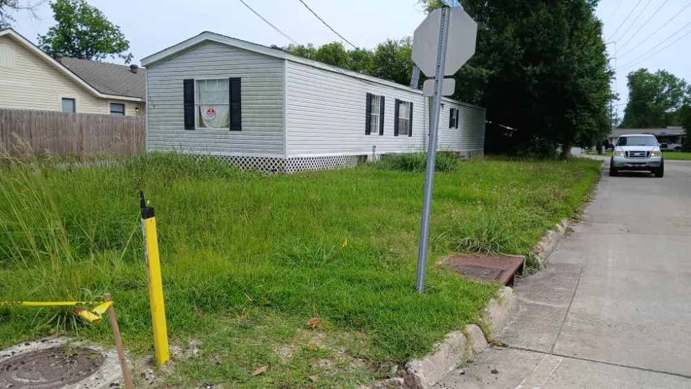 Affordable landscape design for year-round maintenance in Sulphur, LA by Fresh Cutz Lawn Care