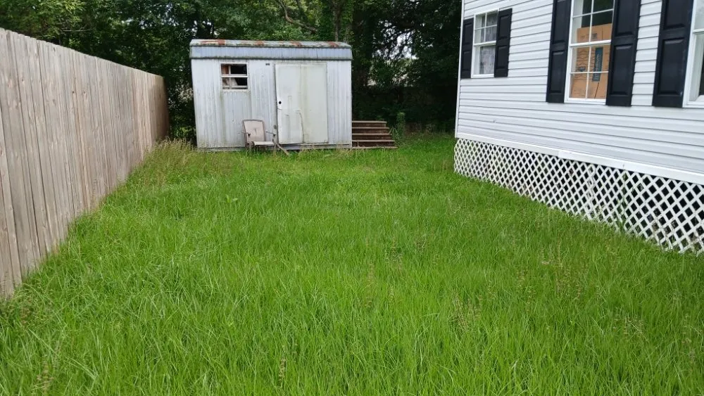 Professional outdoor landscaping experts serving Sulphur, LA - Fresh Cutz Lawn Care