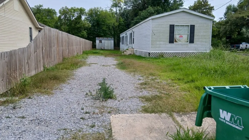 Reliable lawn mowing service in Sulphur, LA - Fresh Cutz Lawn Care