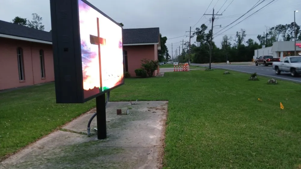 Affordable lawn care service for year-round maintenance across Sulphur, LA - Fresh Cutz Lawn Care