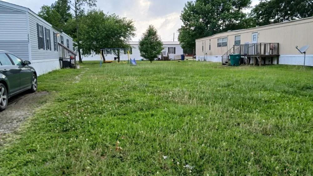 Top-rated yard maintenance in Sulphur, LA by Fresh Cutz Lawn Care