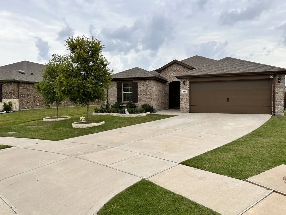 Custom garden landscaping in Whitewright, TX by Fresh Cutz