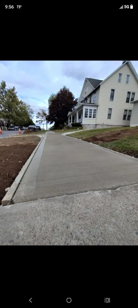 Local garden landscaping experts serving Pittston, PA - Fresh Edge Land And Tree Solutions