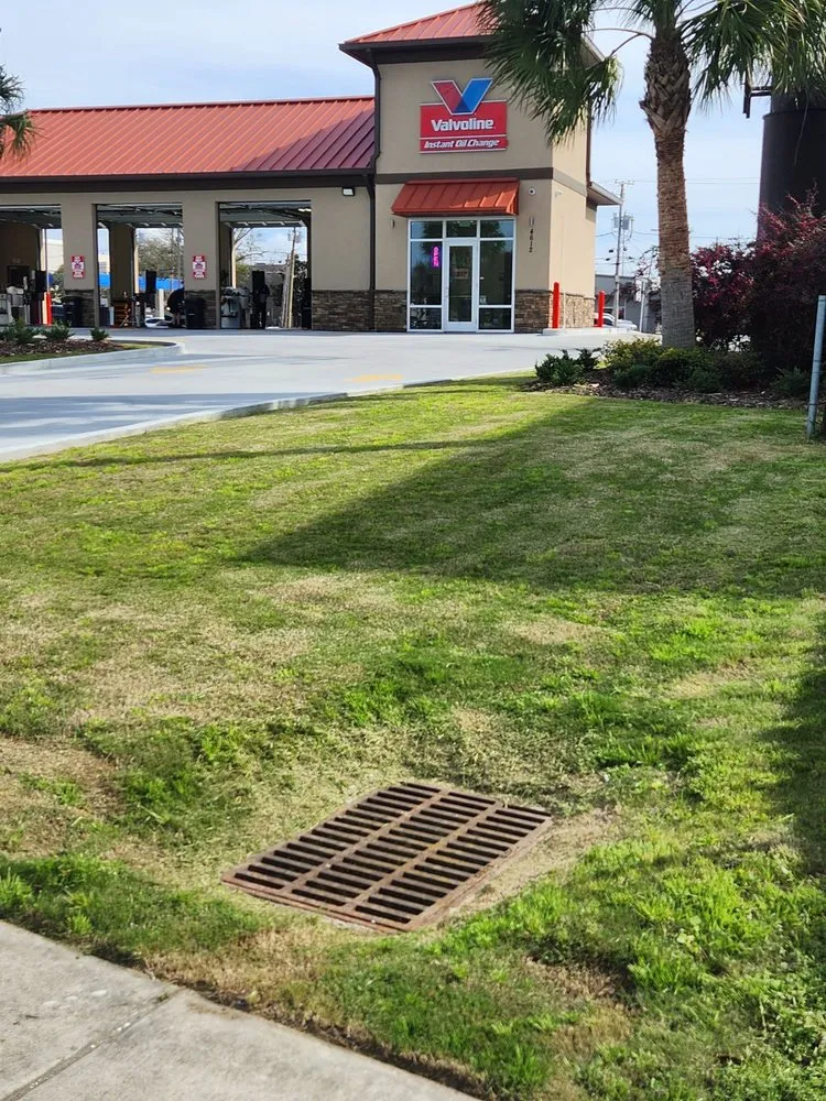 Professional outdoor landscaping in River Ridge, LA - Fresh Kutz Lawncare & Landscape