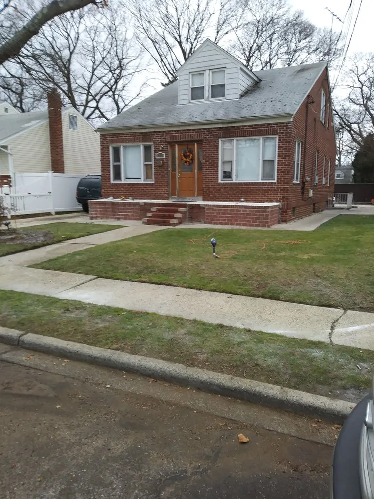 Local residential landscaping experts serving Jamaica, NY - Fresh Lawns & Tree Service