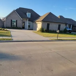 Reliable residential landscaping in Houma, LA by Fresh Look Lawn Care