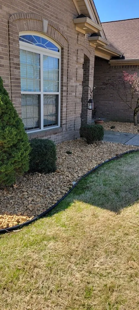 Expert landscaping services experts serving Tuscumbia, AL - Fresh Look Lawn Care