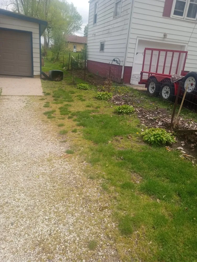 Trusted landscape installation in Sterling, IL by Fresh Looks