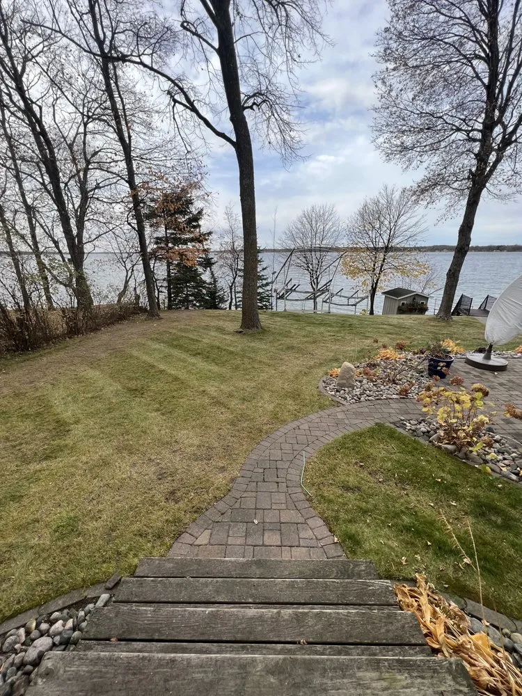 Custom lawn care service experts serving Moorhead, MN - Fresh Mows Landscaping