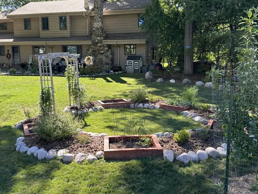 Custom garden landscaping in Pewaukee, WI - Fresh Roots