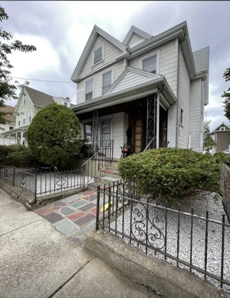 Top-rated lawn mowing service in Lynn, MA by Fresh Start Landscaping