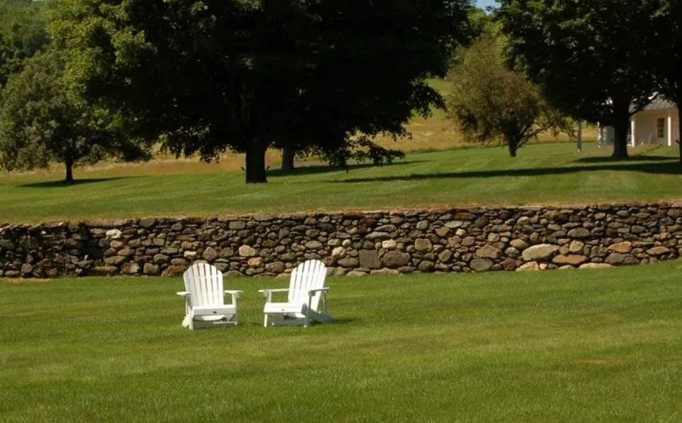 Top-rated yard cleanup service in Stamford, CT - Fresh Start Landscaping