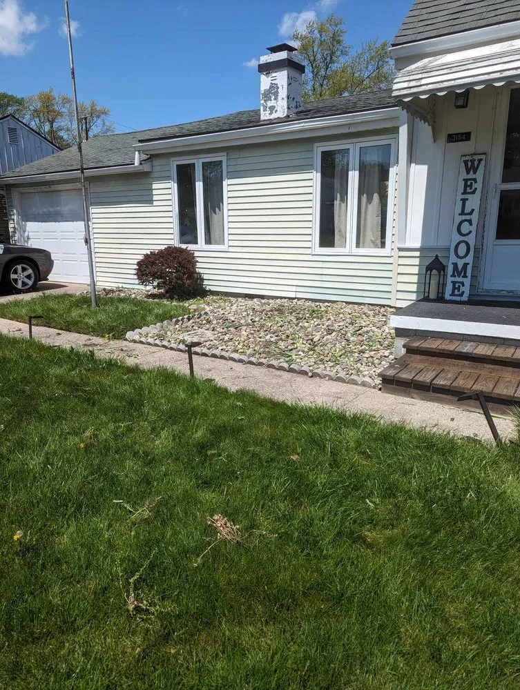 Top-rated garden landscaping in Holland, OH by Fresh Start Lawn Care & Junk Removal