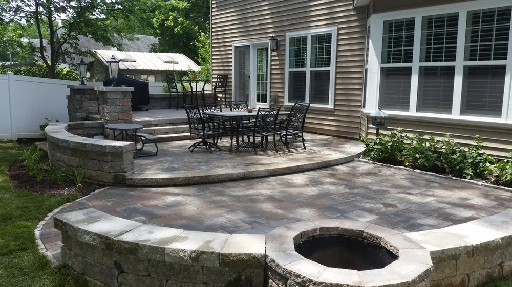 Expert lawn mowing service in St. Louis, MO by Fresh Start Outdoors