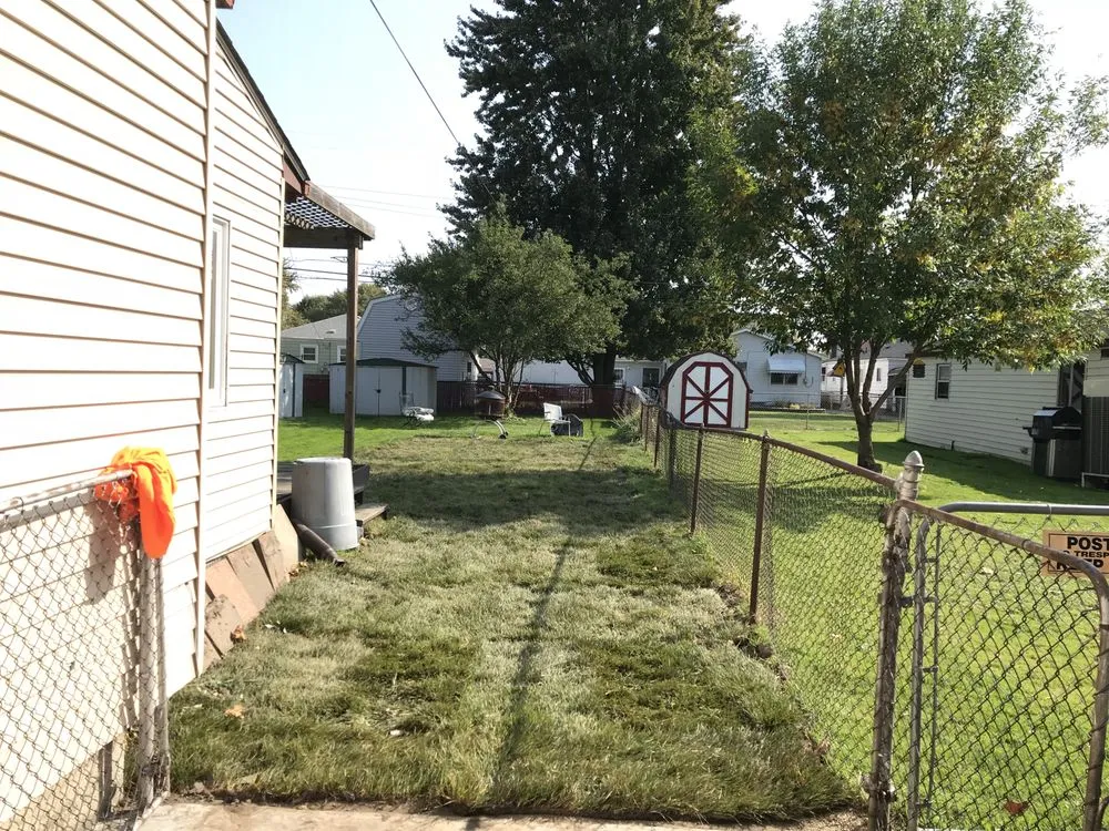 Top-rated yard maintenance in Utica, MI by Fresh Water Landscaping & Design's