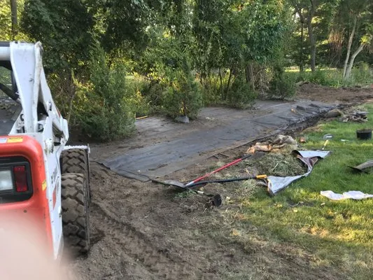 Fresh Water Landscaping & Design's Logo