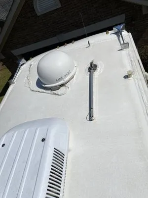 FreshCut Lawn & General Services Logo