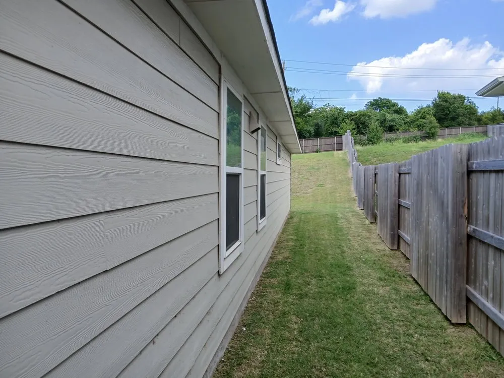 Local yard cleanup service in Kyle, TX by FreshCutz