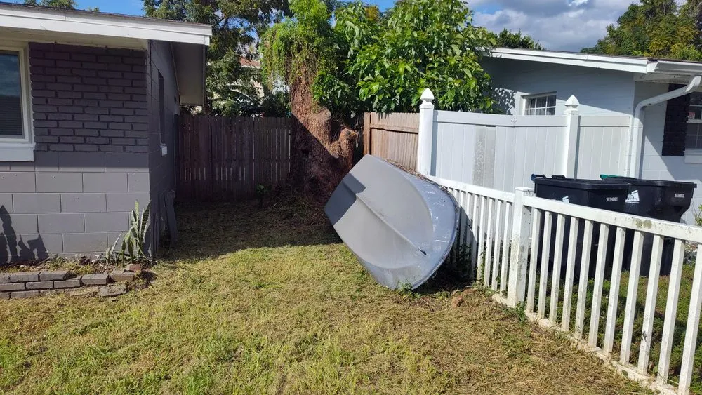 Expert lawn care service in Azalea Park, FL by FreshCutz Lawnscaping