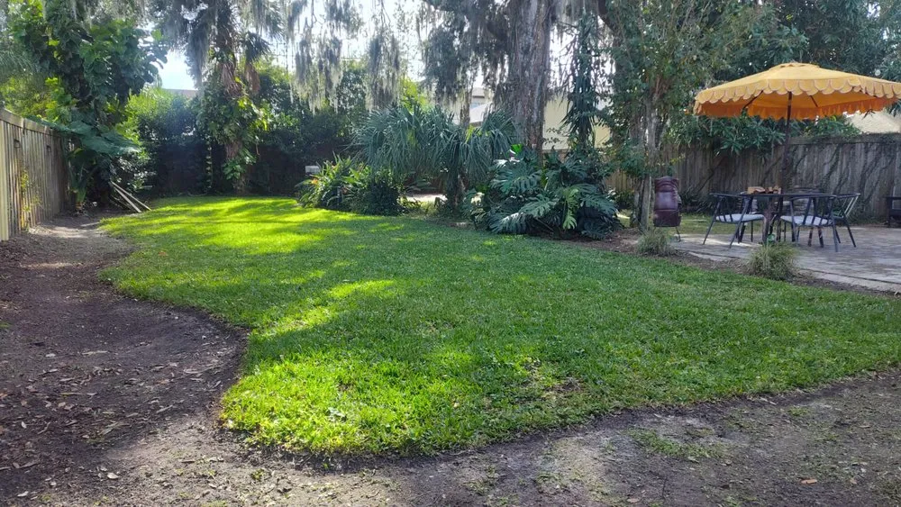 Reliable yard cleanup service in Azalea Park, FL by FreshCutz Lawnscaping