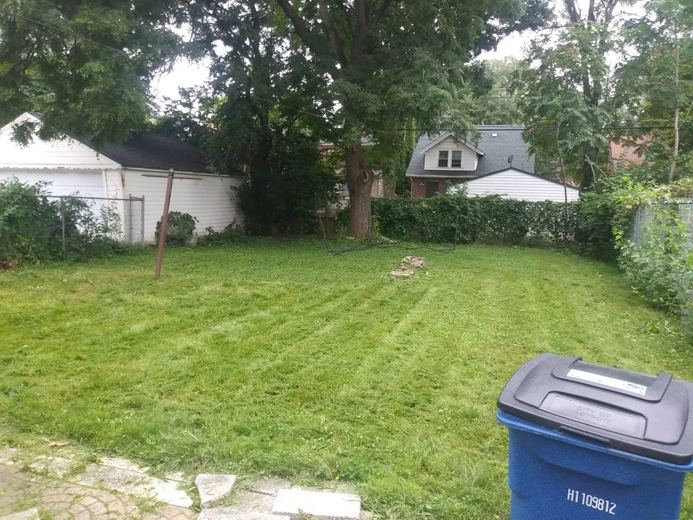 Top-rated lawn care service for homes across Detroit, MI - Freshly Made Cuts