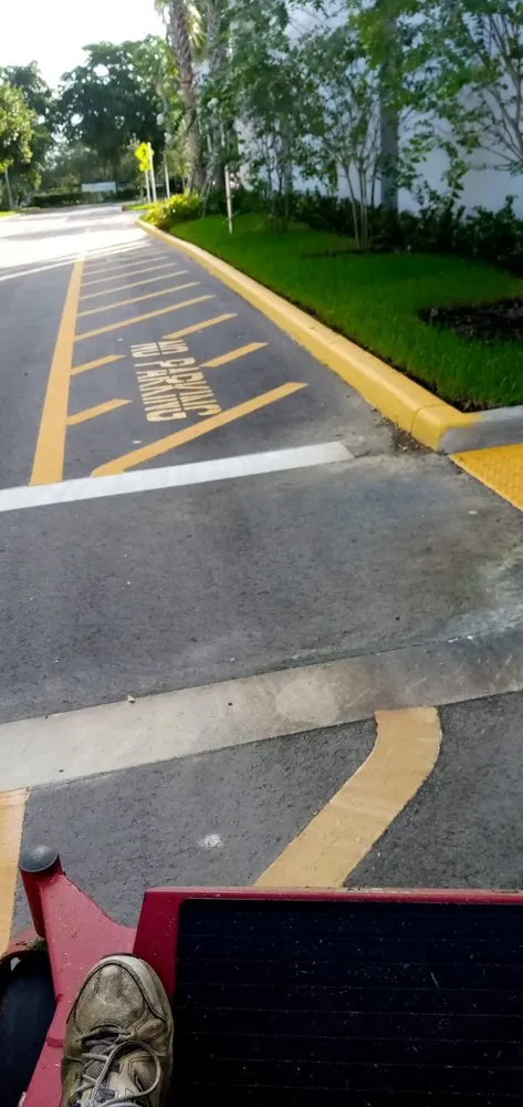 Affordable yard maintenance for year-round maintenance in Delray Beach, FL by Fresnel’s Landscaping Services