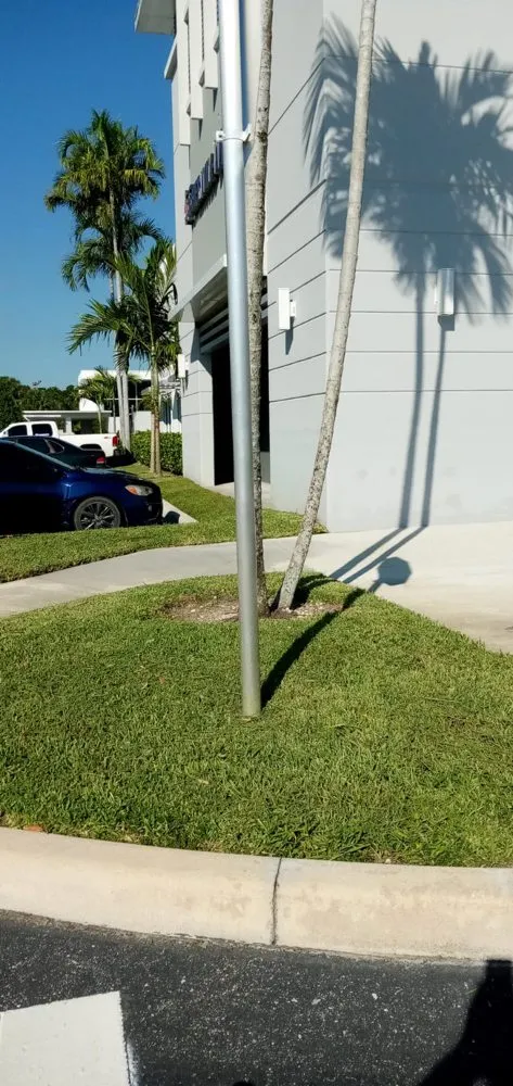 Expert outdoor landscaping for beautiful yards in Delray Beach, FL by Fresnel’s Landscaping Services