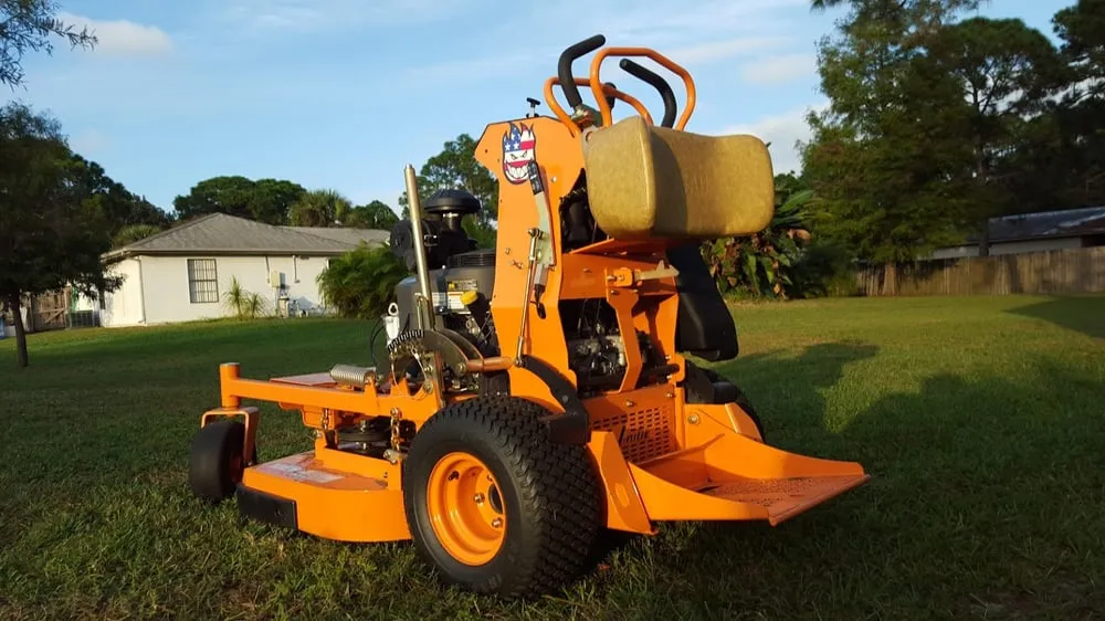 Top-rated lawn care service in Melbourne, FL - Freys Lawn Care service