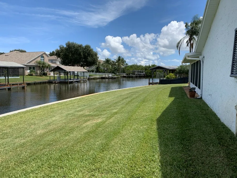 Reliable garden landscaping in Melbourne, FL - Freys Lawn Care service
