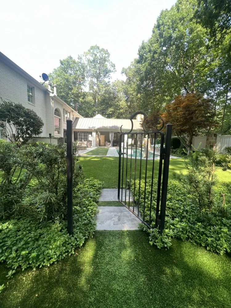 Expert yard cleanup service for homes in Atlanta, GA by Friendly Robles