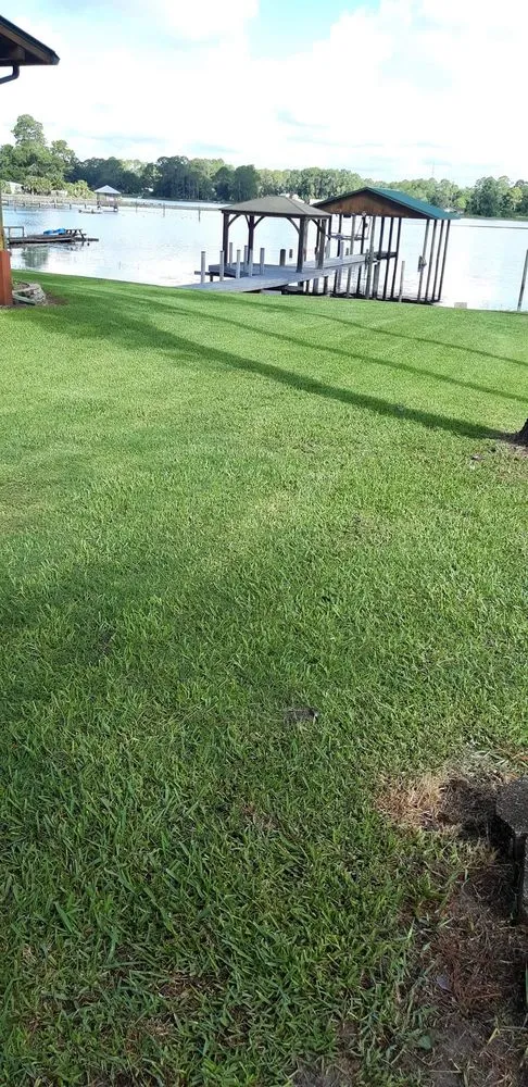 Reliable garden landscaping with custom design in Fruitland, FL by Friendly's Lawn service
