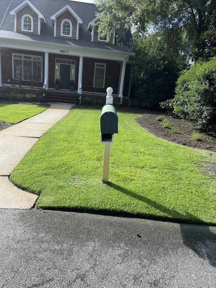 Local yard maintenance experts serving Burgaw, NC - Friends Lopez Landscaping