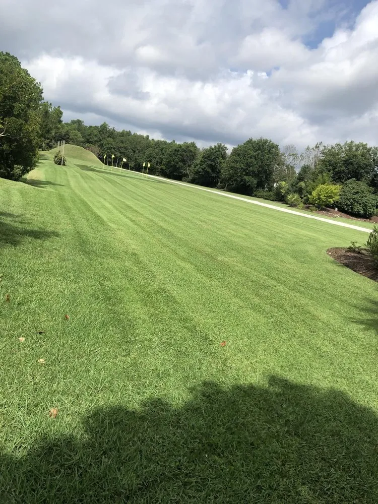 Reliable lawn care service in Burgaw, NC - Friends Lopez Landscaping