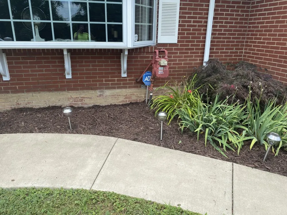 Expert landscaping services in Coraopolis, PA by Frisco's Landscaping