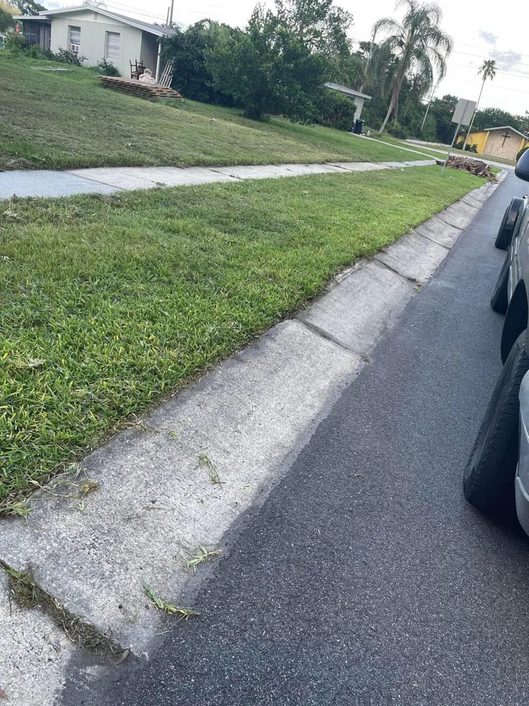 Custom yard cleanup service for beautiful yards across Melbourne, FL - Fritz's Lawns and Landscaping