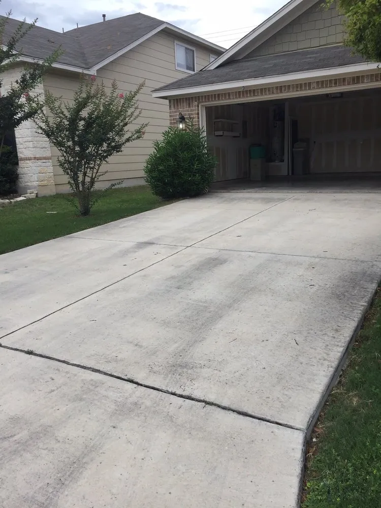 Affordable landscaping services experts serving San Antonio, TX - Froggys Landscaping and Resurfacing