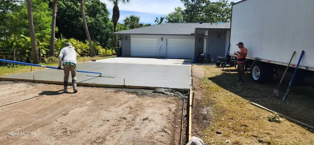 Local lawn mowing service experts serving Palm Bay, FL - From the Ground Up of Florida