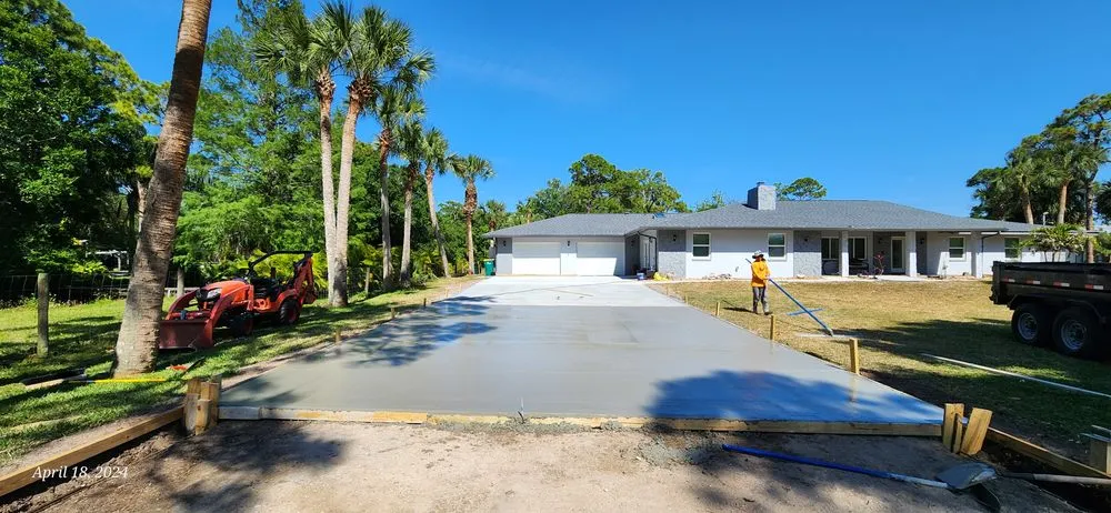 Local yard cleanup service experts serving Palm Bay, FL - From the Ground Up of Florida