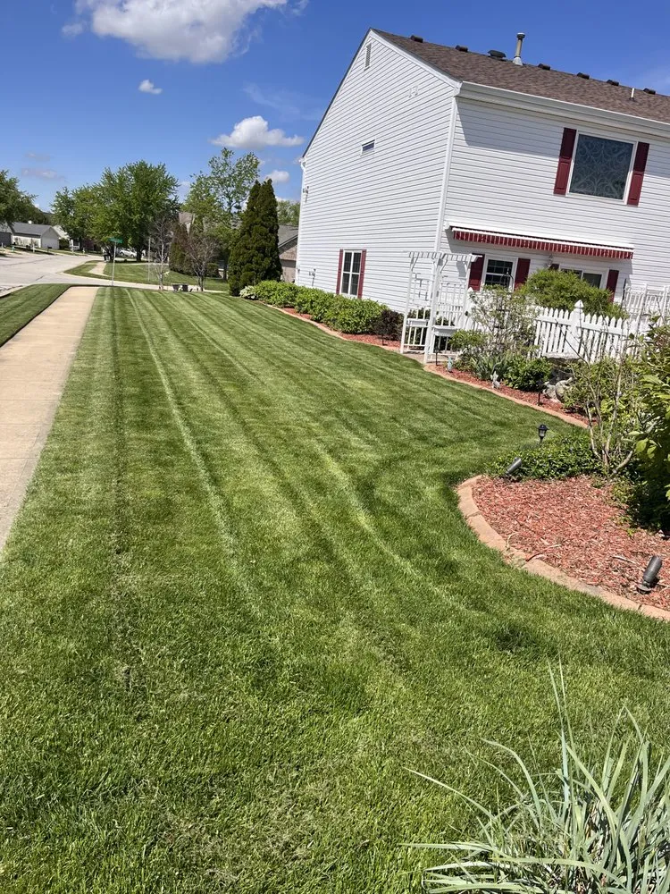 Local lawn mowing service experts serving Fishers, IN - Frontline Landscaping