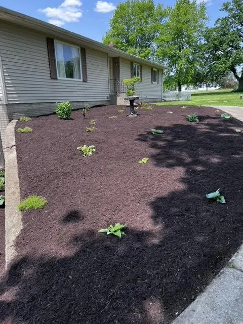 Trusted garden landscaping in Lanark, IL - Frontyard Fades