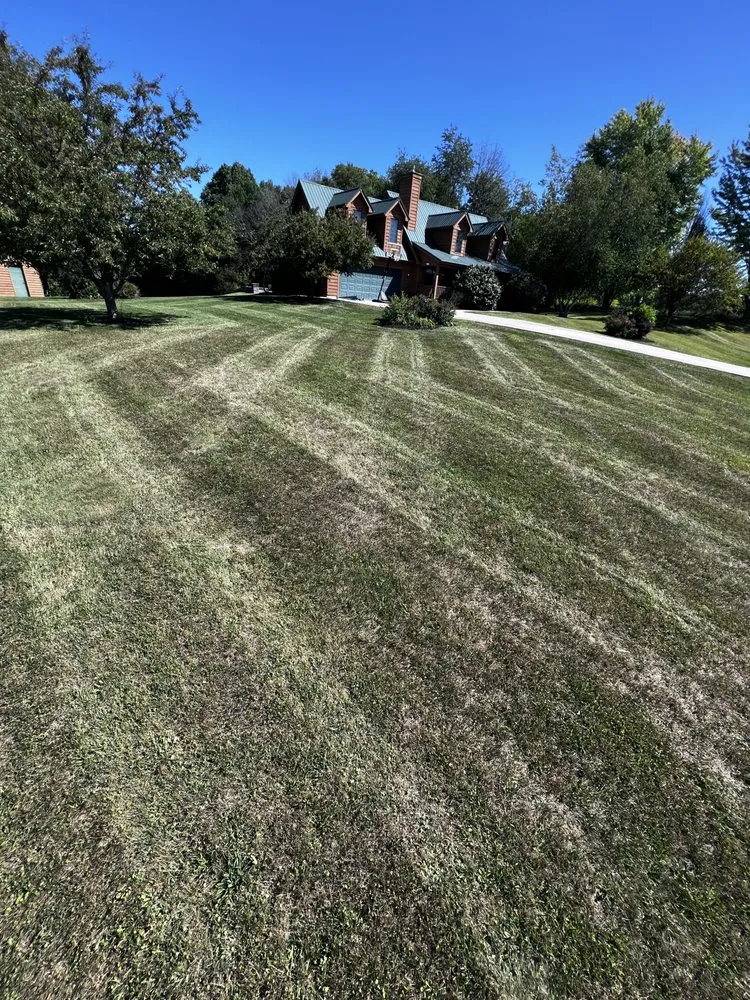Professional lawn care service in Lanark, IL - Frontyard Fades