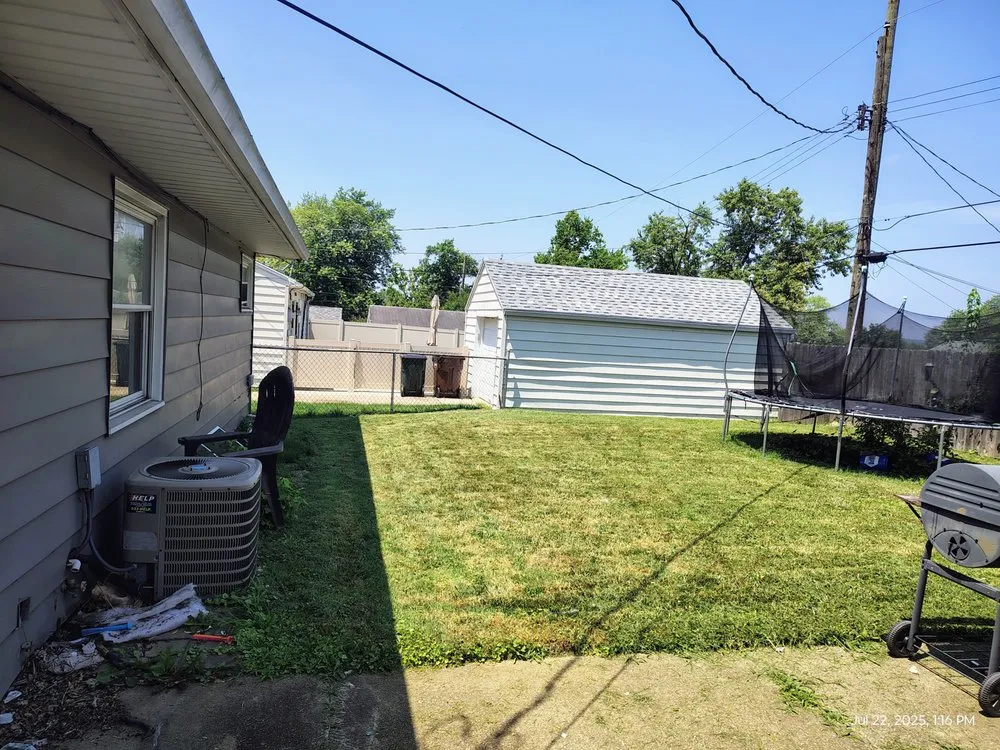 Custom yard maintenance experts serving Middletown, OH - Frosty's Family Lawn Care