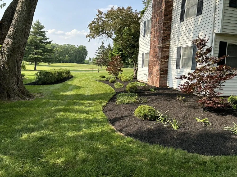 Local garden landscaping in Bluffton, OH by Fruchey’s 4 Seasons