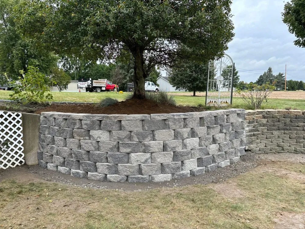 Top-rated landscaping services for homes in Bluffton, OH by Fruchey’s 4 Seasons