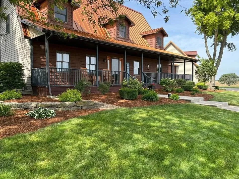 Reliable landscape design in Bluffton, OH by Fruchey’s 4 Seasons