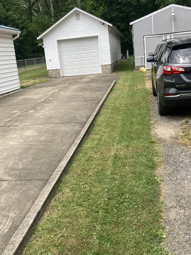 Custom yard maintenance experts serving Niles, OH - F&S Landscaping