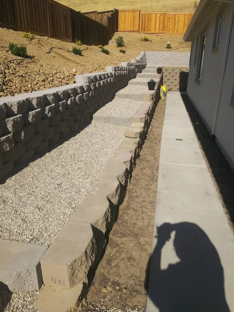 Custom yard maintenance in Antioch, CA by F&T Concrete and Landscaping